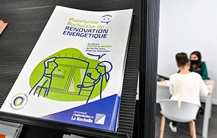 2021 - La Plateforme Rochelaise de Rénovation Énergétique a ouvert ses portes en juin. Ce service neutre et gratuit est destiné aux propriétaires occupants et bailleurs du territoire.